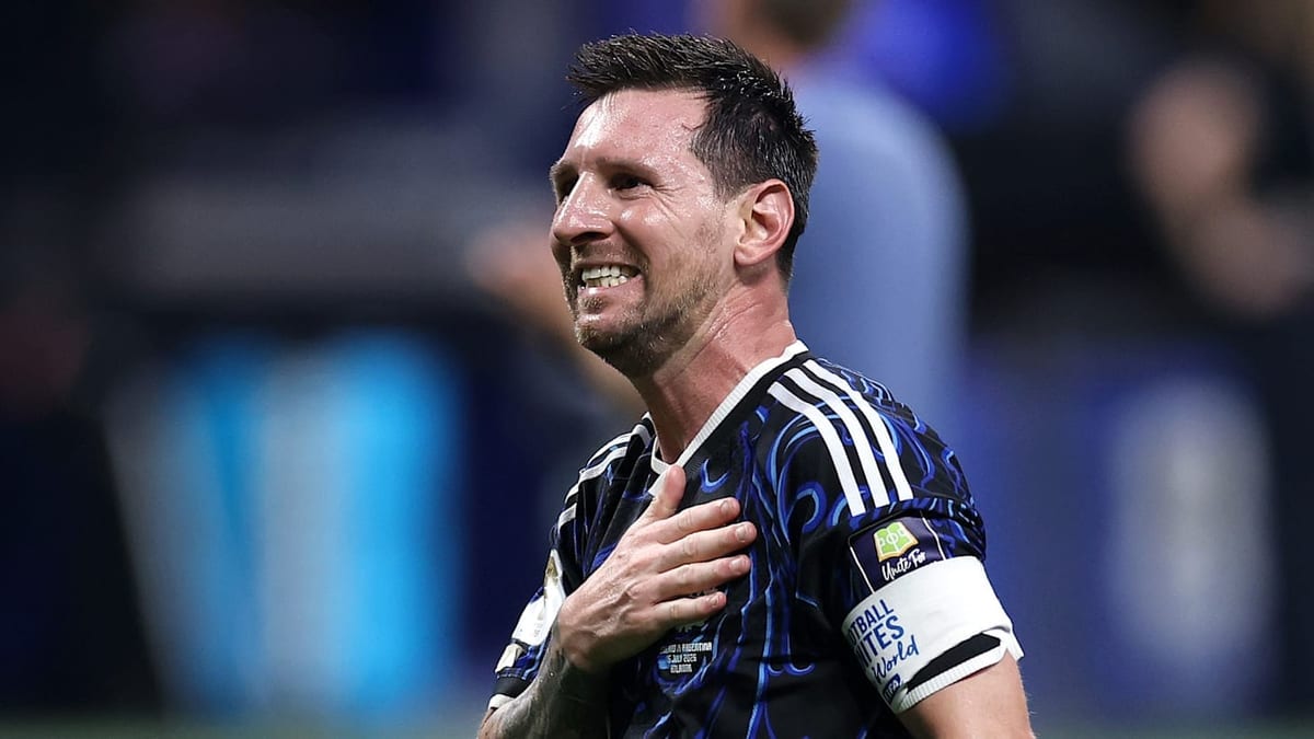 Lionel Messi announced his retirement from international football | Wikipedia
